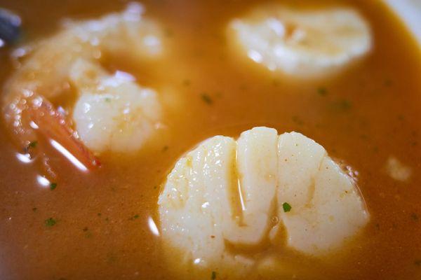 Diver scallop and Kauai shrimp bisque.  (Special w/ 5 scallops and 4 shrimp and house made baguette) $25