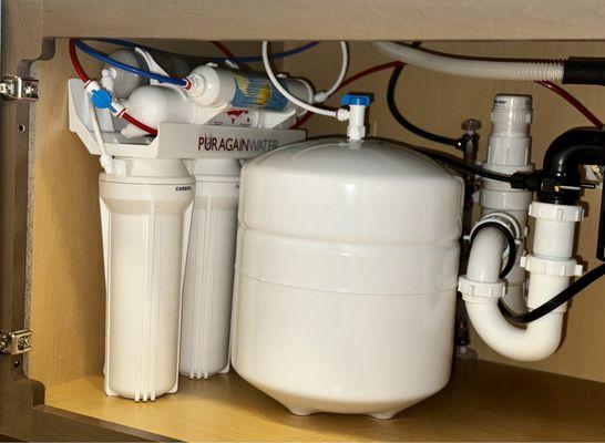 Under sink cabinet