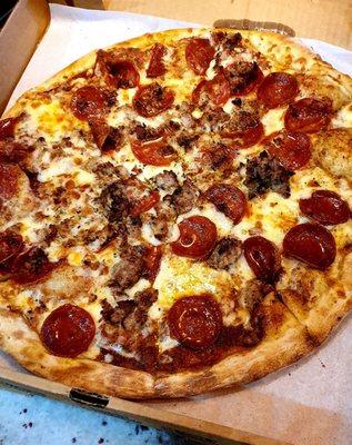 14" sausage and pepperoni pie