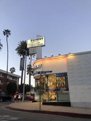 Right on the corner of Doheny and Dorringtom