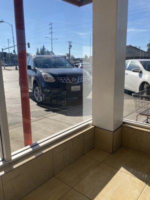 Another lazy healthy person blocking the handicap entrance to Lee's laundromat in San Lorenzo.