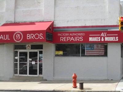 Central City Toyota has a body shop & collison repair center. It is called Paul Bros. Auto Body. It's located at 48th & Chestnut