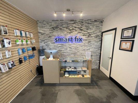 Smart Fix iPhone and Computer Repair