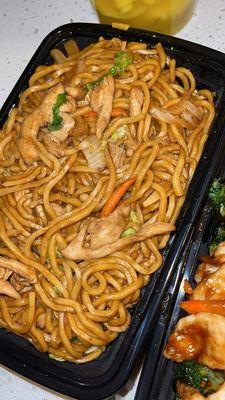 Chicken lo mein