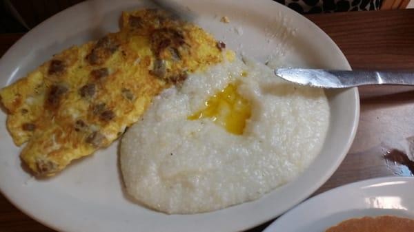 Omelete and grits