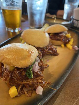 Pulled chicken BBQ sliders