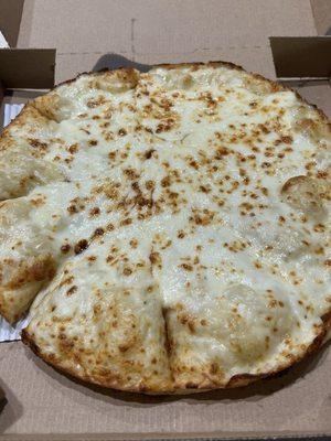 Cheese Pan Pizza with Alfredo Sauce