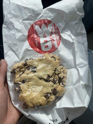 chocolate chip cookie