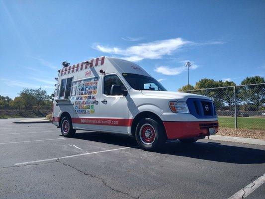 School fundraisers available with Danny's Ice Cream Truck in San Diego.