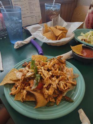 Grilled chicken nachos