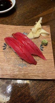 tuna nigiri