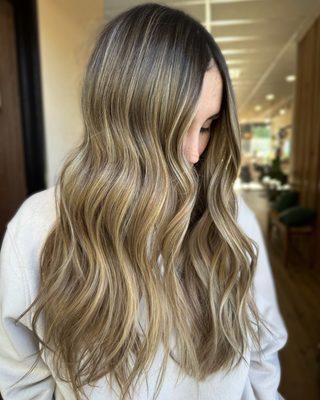 Dimensional & low maintenance balayage