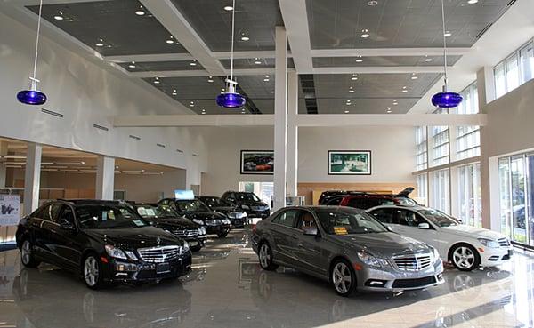 Flagship Motorcars of Lynnfield is the North Shore's Mercedes-Benz Sales and Service Destination.