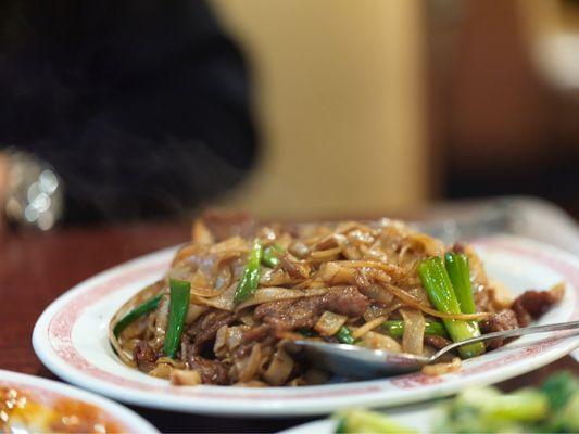 Dry style beef chow fun