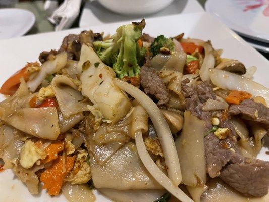 Drunken noodles with beef