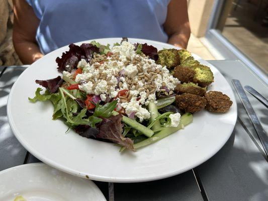 Mediterranean salad with falafel