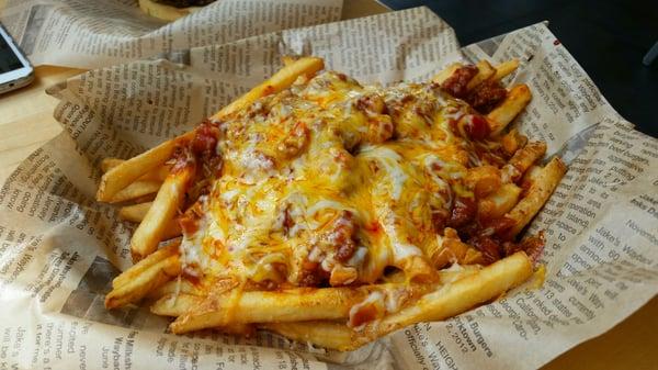 Chili cheese fries