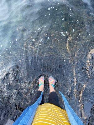 Presque Isle Park: Black Rocks / Presque Isle Point - dipping my toes in Lake Superior :)