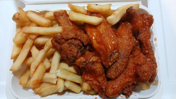 Buffalo Wings with Fries