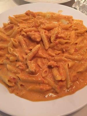 Penne vodka with chicken. Very good.