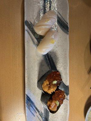 Hotate, uni with ikura