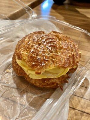 Durian Cream Puff Pastry