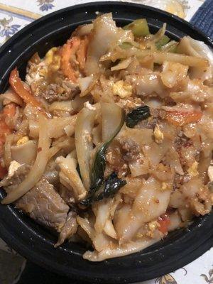 Drunken noodles w beef