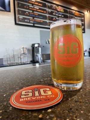 #1 : SIG Light (4.4 Abv)