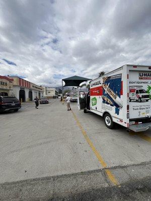 Perspective of the only information as to where to leave the truck. Blocked by Canopy poles and other trucks!!!