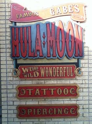 new sign in the front (replaced the hula girl)