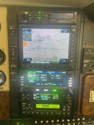 New Garmin GNC 215 in the radio stack.