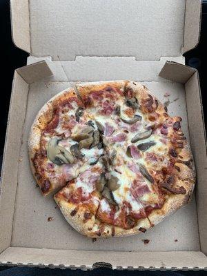 Small pizza with ham and mushroom!