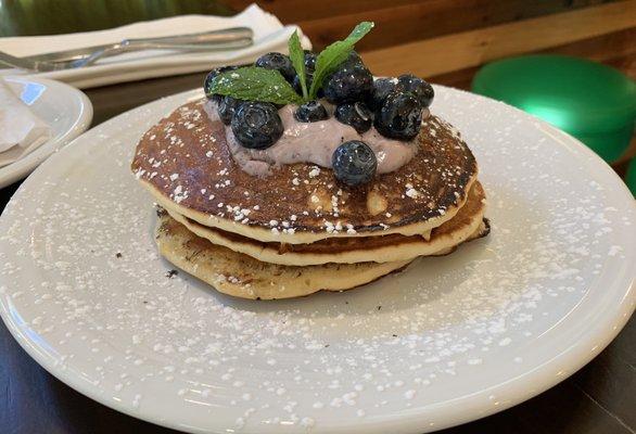 The most amazing blueberry pancakes ever!