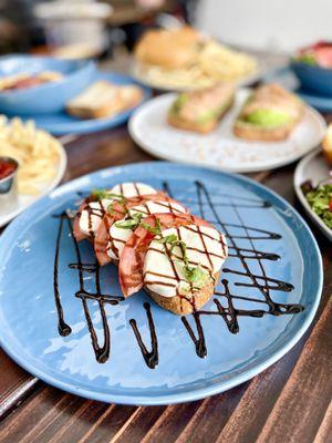 Caprese Smørrebrød. IG: @_emwong_