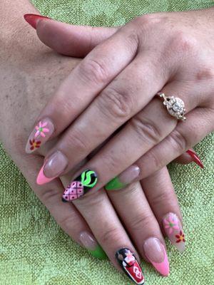 Tiki nails