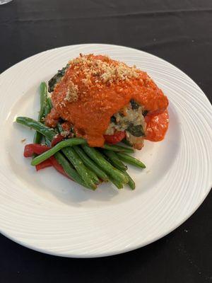 Risotto stuffed pepper with sautéed green beans and peppers