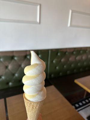 Dole whip & vanilla swirled soft serve