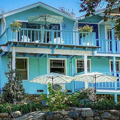 Rio Sierra Riverhouse with beach umbrellas