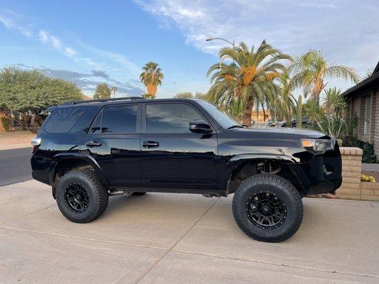 16Toyota4runnerSR5 with Wescott collar lift kit.