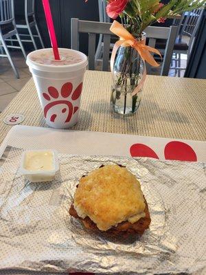 Chicken Biscuit w small sweet tea