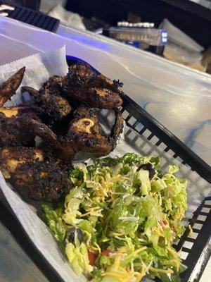 Jerk wings and salad