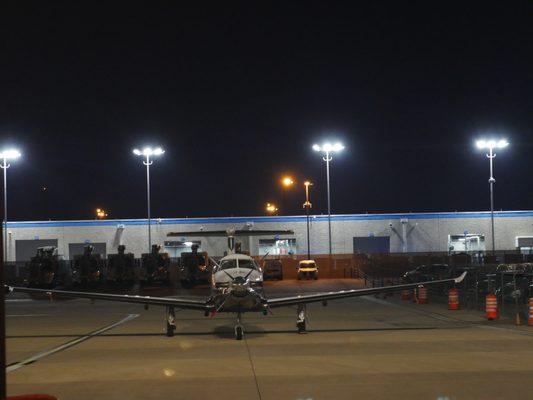 Boutique Air PC12, N471SS, resting at a gate stand at the Corporate Aviation Terminal in DFW