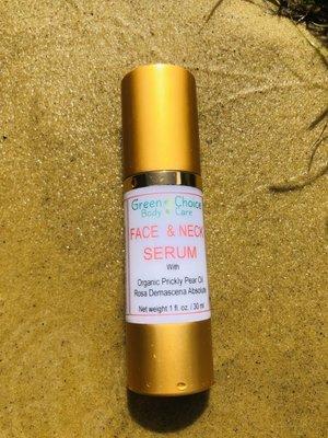 Face and neck serum with organic prickly pear oil and absolute rose