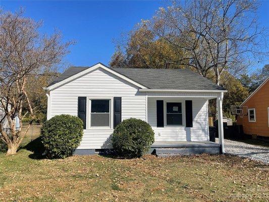 First time buyer's dream home located in Rock Hill, SC. Completely updated, minutes away from entertainment, shopping and uptown. SOLD!