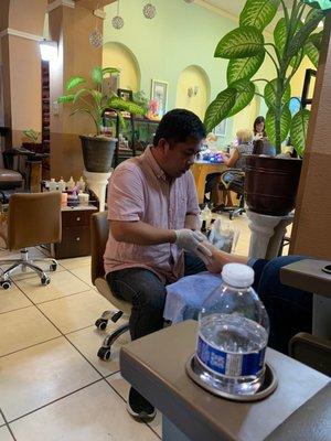 Nail salon, the owner did an amazing job!!! Will be back!