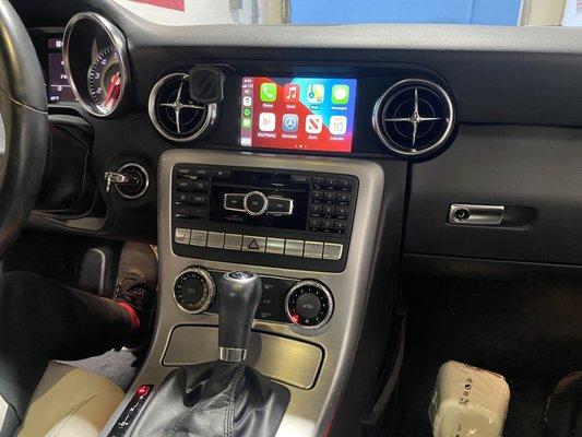 CarPlay to factory screen integration