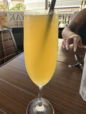 Orange juice mimosa