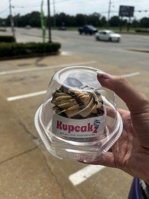 Peanut butter cup cupcake