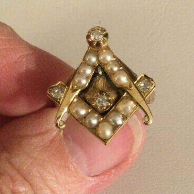 ANTIQUE 18K & 14K MASONIC DIAMOND & SEED PEARL RING, Size 7.5, Weight 6.1 Grams