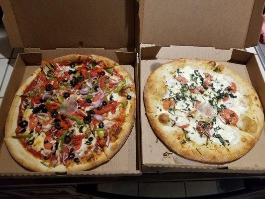 Small veggie deluxe. Small white margherita.